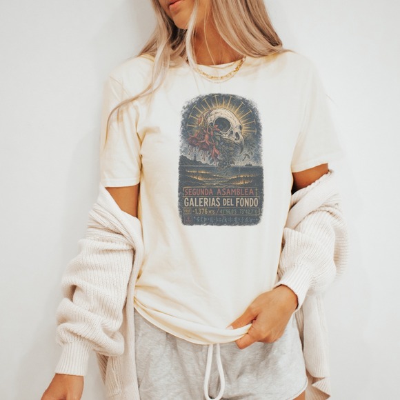Gildan Tops - Memento Mori Coastal Gothic Graphic Tee Vintage Skull Design
